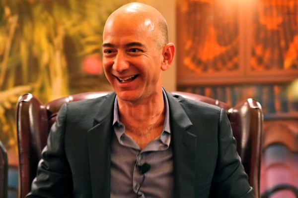 Amazon - Cỗ máy kiếm tiền ‘hoàn hảo’ nhất thế giới: Mảng kinh doanh nào cũng 'ăn nên làm ra' trong đại dịch, mỗi ngày thu về 1,2 tỷ USD