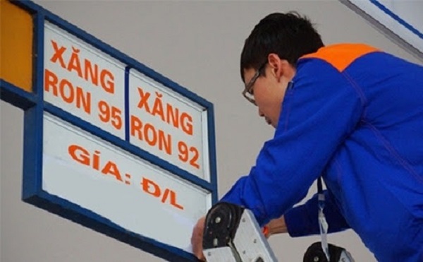 Xăng tiếp tục tăng giá, RON95-III lên gần 28.500 đồng/lít