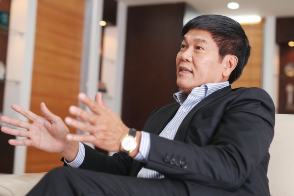 Con trai ông Trần Đình Long đăng ký mua 5 triệu cổ phiếu HPG, quyền phủ quyết của Tập đoàn sẽ trong tay gia đình Chủ tịch