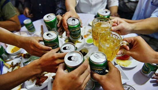 Một người Việt uống hơn 1 lít bia mỗi tháng?