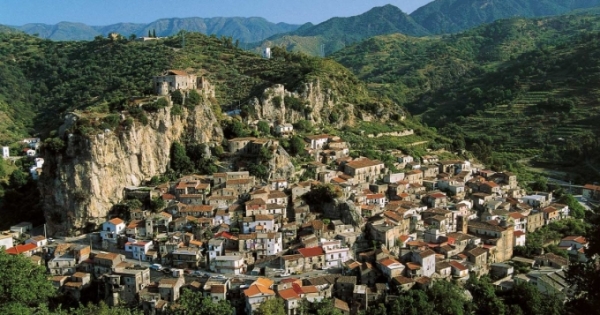 Italy cấp tiền, tuyển người đến sống ở những ngôi làng 'đẹp như tranh vẽ'