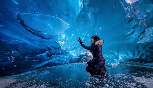 Sông băng 3000 năm tuổi tựa thủy cung trên cạn ở Alaska