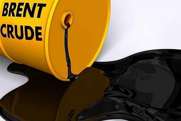 Lần đầu tiên giá dầu Brent rớt khỏi ngưỡng rất cao kể từ đầu tháng trước