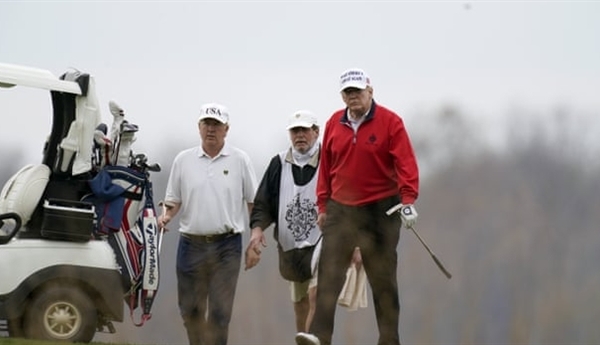 Ông Trump bỏ đi đánh golf khi G20 họp về dịch Covid-19