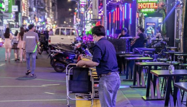 Các khu mua sắm sầm uất bậc nhất TP. Hồ Chí Minh 'kiệt quệ' vì vắng khách quốc tế