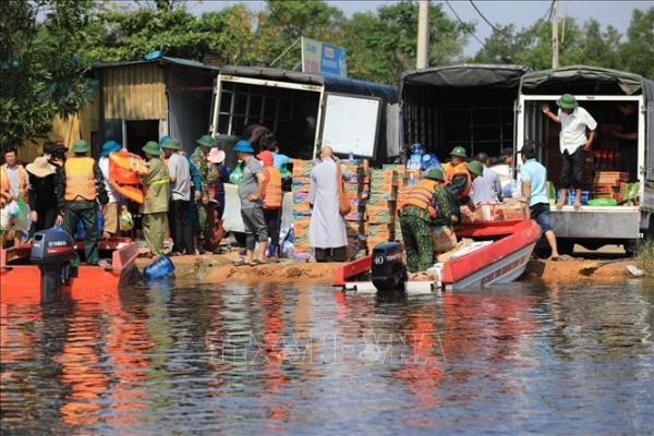 Các nước chia sẻ với VN, viện trợ khắc phục lũ lụt