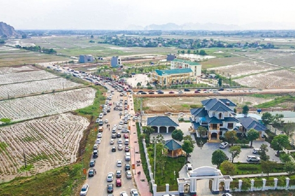 Tin bất động sản ngày 29/3: Huyện Bình Chánh xử lý sai phạm khu đất gắn mác dự án Sen Vàng Town