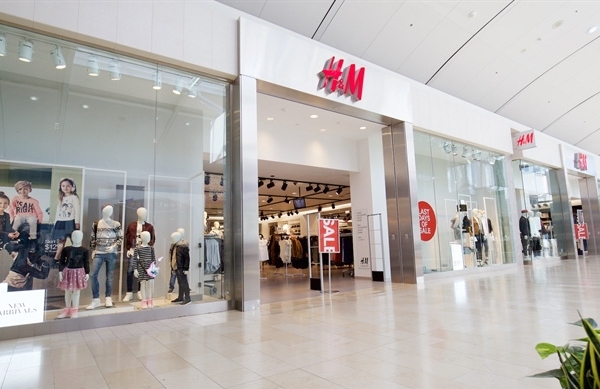 Nhiều năm liền khốn đốn ở thị trường thế giới, H&M đang làm ăn thế nào ở Việt Nam?
