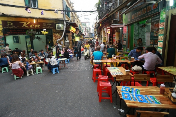 Hà Nội: Đóng cửa quán ăn đường phố, cà phê, trà đá vỉa hè từ 17h ngày 3/5