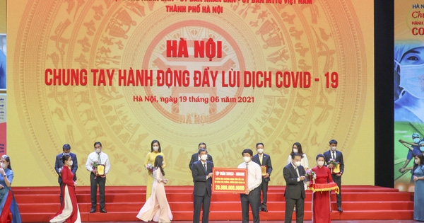 HDBank trao 20 tỷ đồng hỗ trợ Hà Nội phòng chống COVID-19