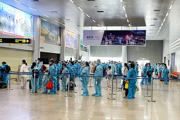 Sân bay Đà Nẵng lên tiếng 'phản ứng' về phân bổ vaccine phòng COVID-19