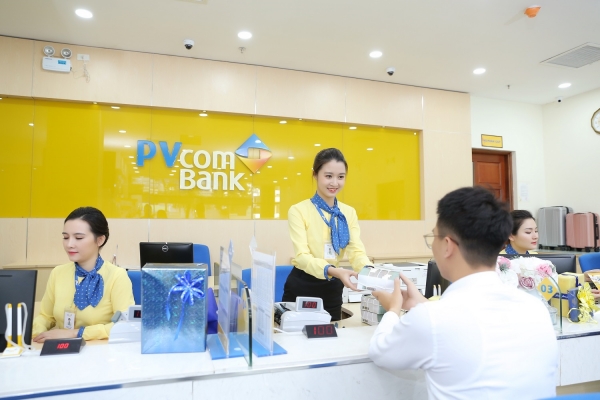 PVcombank vinh dự nằm trong bảng xếp hạng FAST500-500 doanh nghiệp tăng trưởng nhanh nhất Việt Nam năm 2020