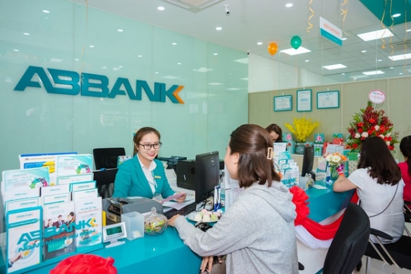 ABBank: 2 năm thay 5 đời tổng giám đốc, nợ xấu ngày càng tăng