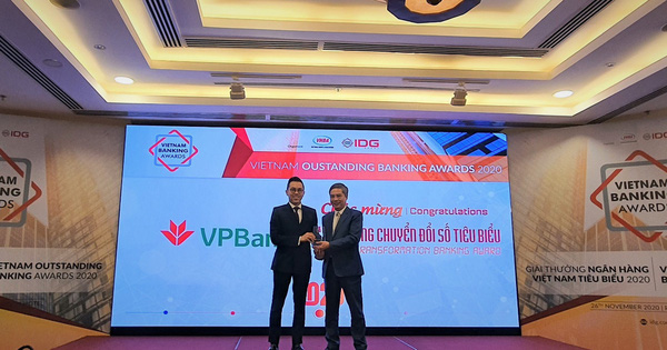 VPBank năm thứ 3 liên tiếp nhận giải thưởng 'Ngân hàng chuyển đổi số tiêu biểu'