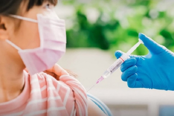 Thủ tướng yêu cầu Bộ Y tế mua vaccine phòng COVID-19 cho trẻ từ 5-11 tuổi