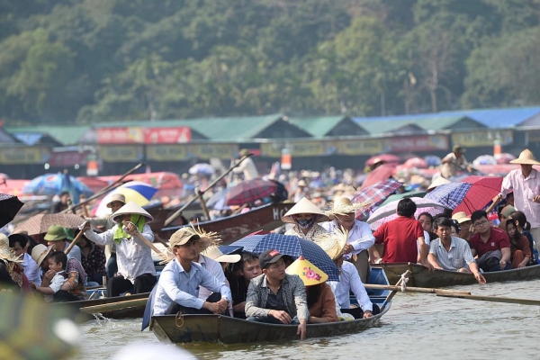 Hà Nội dừng toàn bộ hoạt động khai hội, không đón khách tham quan lễ hội Chùa Hương