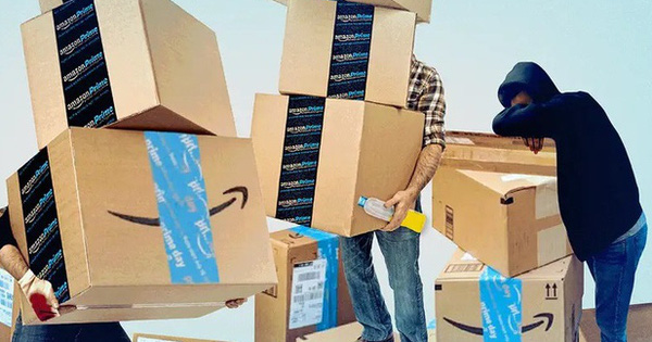 Góc tối đằng sau gã khổng lồ nghìn tỷ USD Amazon: Shipper làm việc 14 giờ mỗi ngày, phải đi tiểu vào chai vì sợ giao hàng muộn, kiếm 15 USD/giờ