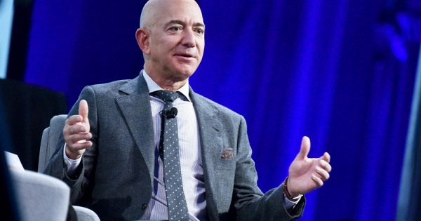 Khối tài sản khổng lồ của CEO Amazon Jeff Bezos sau khi nghỉ hưu