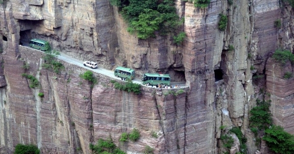 Người làng Trung Quốc tự đào hầm xuyên núi vì muốn kết nối với thế giới